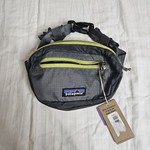 NWT Patagonia Ultralight Black Hole Hip Pack